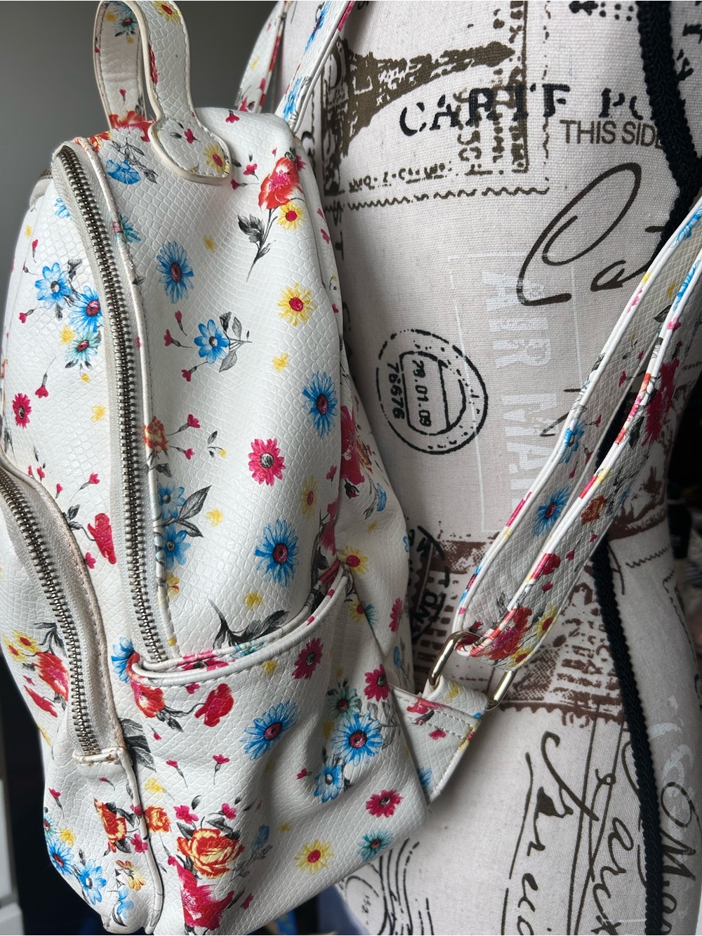 Moda Luxe Faux Leather Floral Print Bavkpack good clean condition - Picture 2 of 10